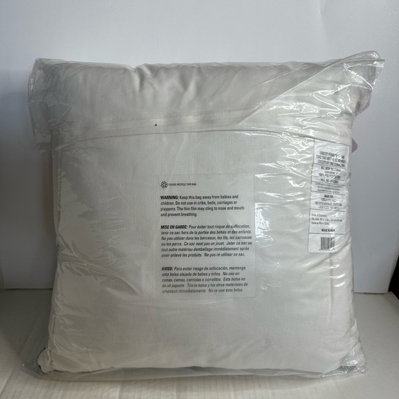 NWT Brielle Home Teagan Multi Color Textured Boho Geometric Throw Pillow - Picture 2 of 6